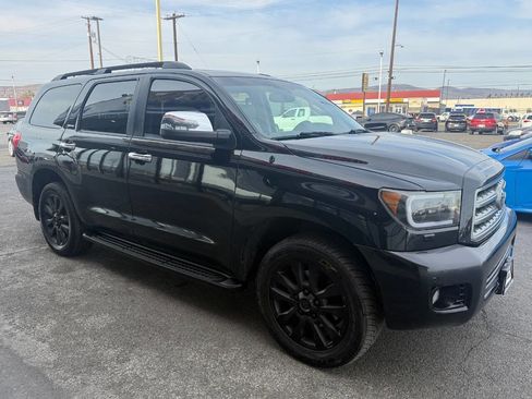 Used 2011 Toyota Sequoia Limited image 2