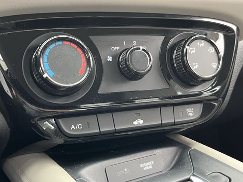 Used 2021 Honda HR-V LX image 29