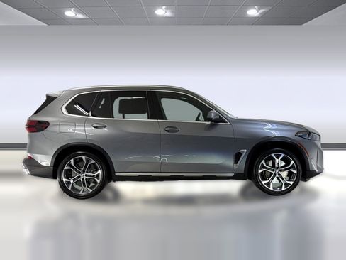 Used 2026 BMW X5 xDrive50e w/ Climate Comfort Package AWD/4WD image 7