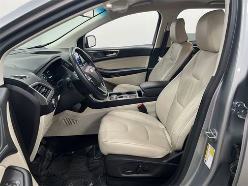 Used 2022 Ford Edge Titanium image 10