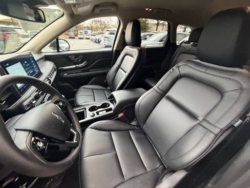 New 2026 Lincoln Corsair Premiere image 14