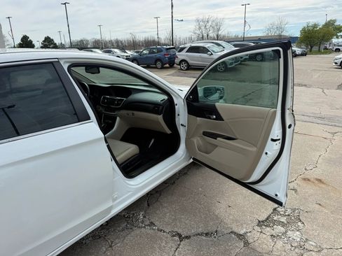 Used 2015 Honda Accord EX-L image 23