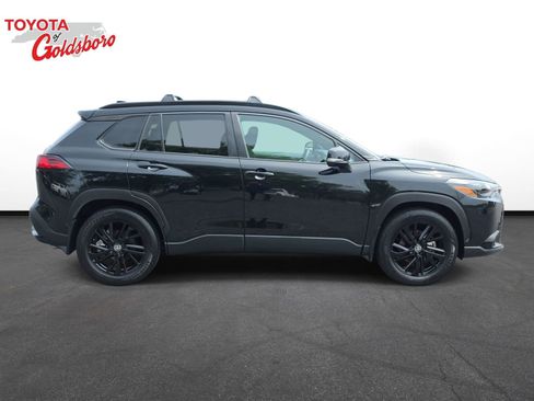 Used 2025 Toyota Corolla Cross AWD Hybrid image 4