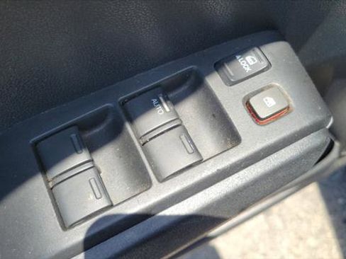 Used 2011 Honda Fit Sport image 18