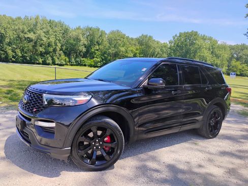 Used 2020 Ford Explorer ST w/ ST Street Pack AWD/4WD image 3