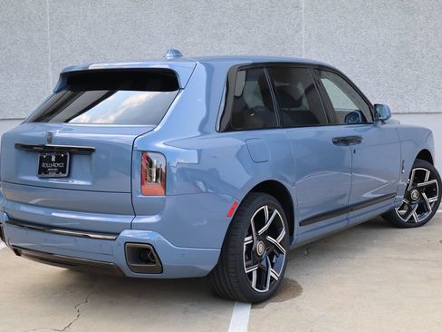 New 2027 Rolls-Royce Cullinan Black Badge AWD/4WD image 2