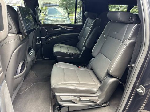Used 2024 Cadillac Escalade ESV Premium Luxury AWD/4WD image 14