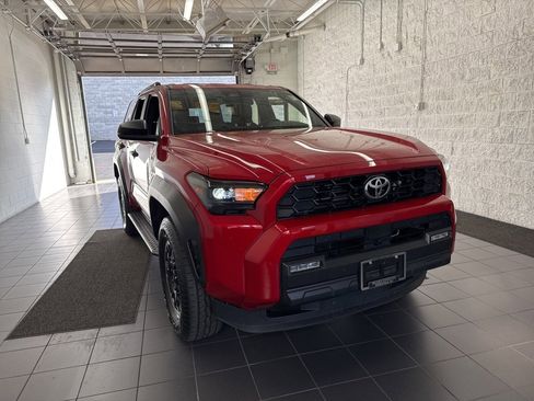 Certified 2025 Toyota 4Runner TRD Off-Road image 2