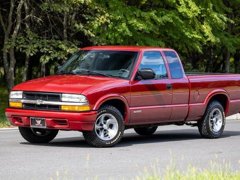 Used 2001 Chevrolet S10 Pickup LS w/ Preferred Equipment Group RWD image 5