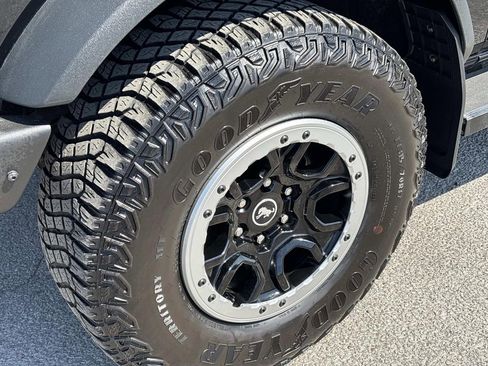 Used 2021 Ford Bronco Badlands w/ Sasquatch Package AWD/4WD image 8