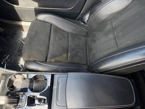 Used 2019 Volvo XC40 T5 R-Design AWD/4WD image 14
