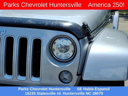Used 2017 Jeep Wrangler Unlimited Sahara w/ Connectivity Group AWD/4WD image 26