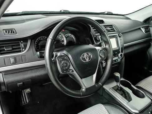 Used 2012 Toyota Camry SE FWD image 4