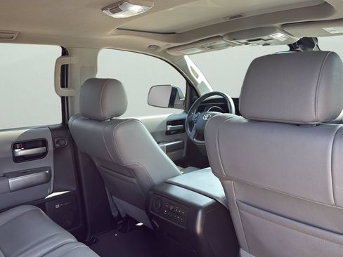 Used 2021 Toyota Sequoia Limited w/ Safety & Convenience Package AWD/4WD image 28