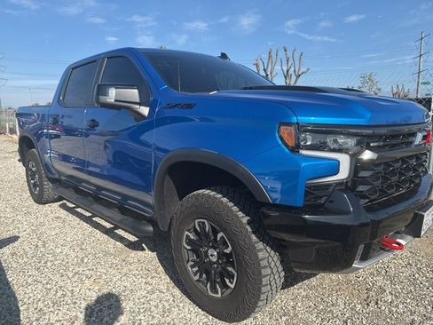 Used 2024 Chevrolet Silverado 1500 ZR2 w/ Technology Package image 4