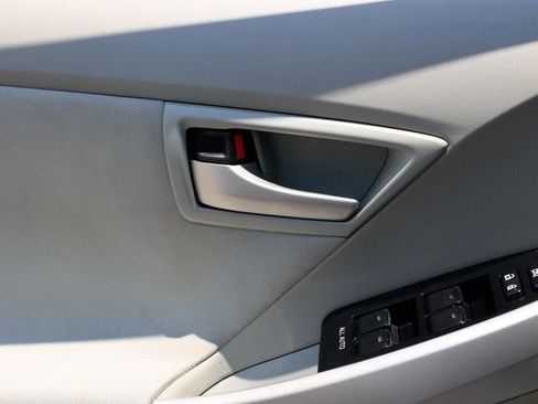 Used 2015 Toyota Prius Two image 42