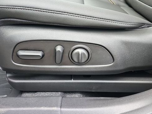 New 2026 Chevrolet Trax ACTIV w/ Sunroof Package FWD image 25