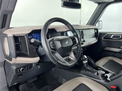 Used 2023 Ford Bronco Wildtrak image 10