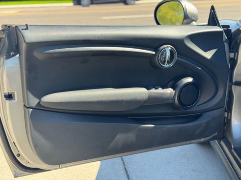 Used 2019 MINI Cooper Convertible image 29