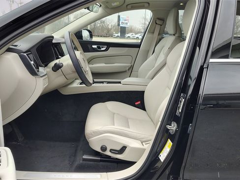 Certified 2023 Volvo XC60 B5 Core w/ Climate Package image 7