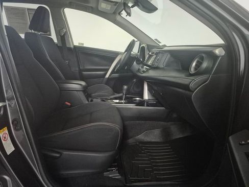 Used 2018 Toyota RAV4 XLE image 32