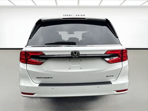 Used 2023 Honda Odyssey Elite image 5