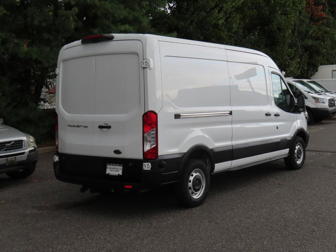 Used 2019 Ford Transit 250 148 Medium Roof RWD image 5