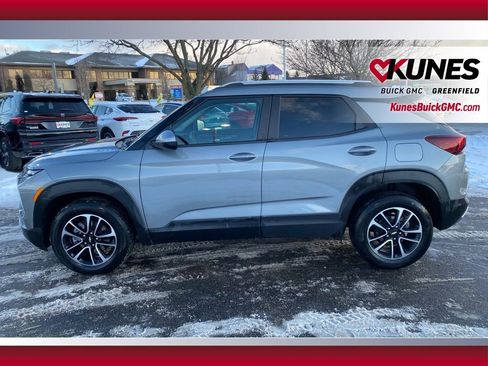 Used 2025 Chevrolet TrailBlazer LT image 9