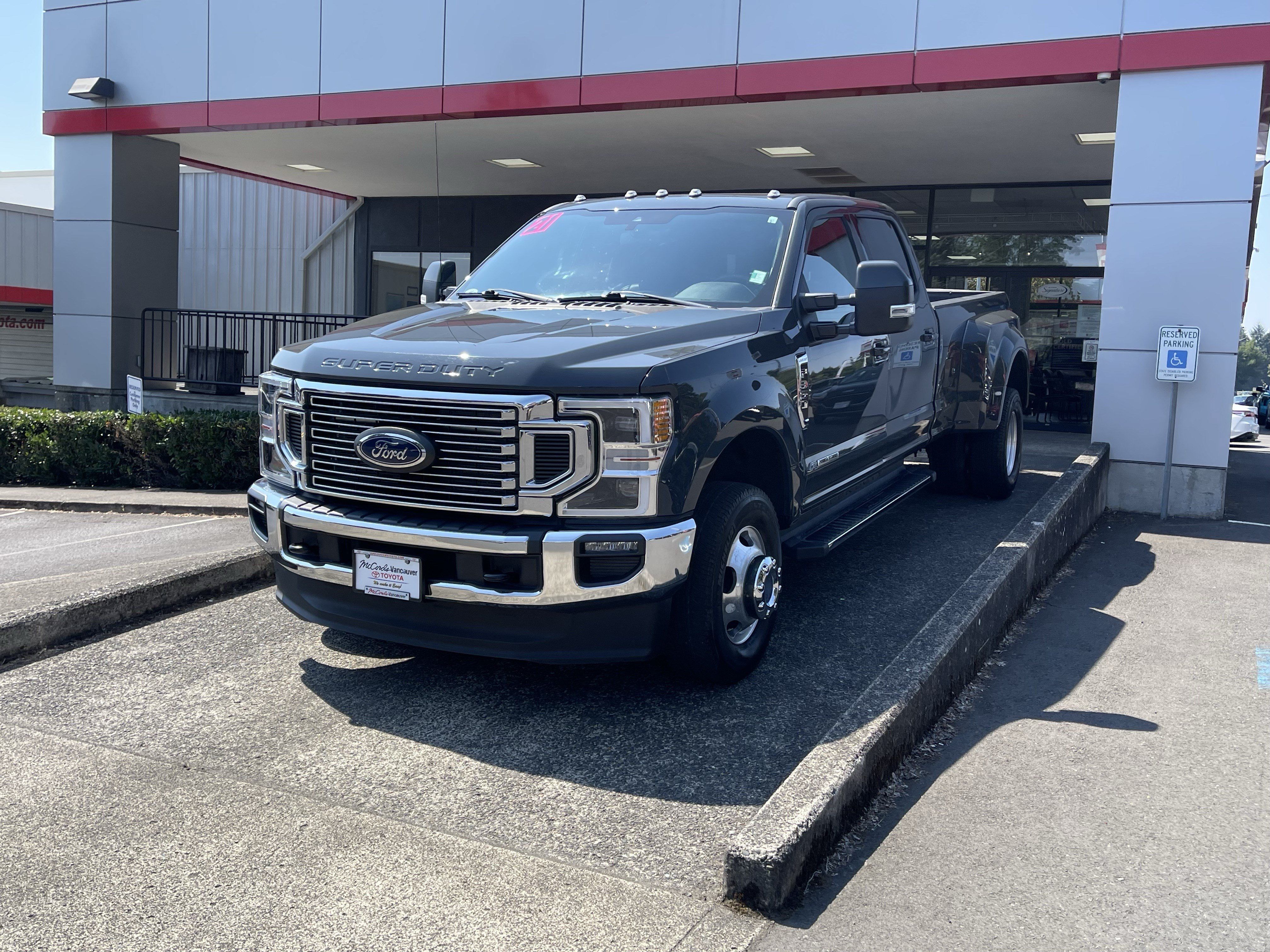 Used 2021 Ford F350 Lariat w/ Lariat Ultimate Package AWD/4WD image 3