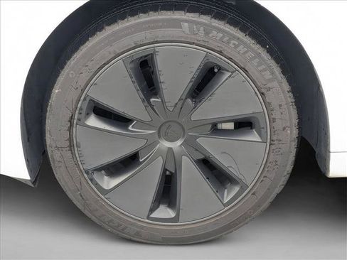 Used 2025 Tesla Model 3 Long Range image 18