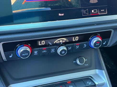 Used 2022 Audi Q3 2.0T Premium image 19