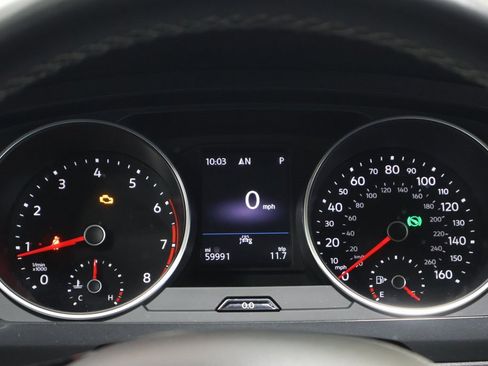 Used 2021 Volkswagen Tiguan SE image 18