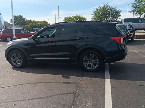 Used 2023 Ford Explorer XLT w/ Equipment Group 202A AWD/4WD image 9