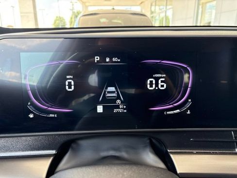 Certified 2025 Kia Sportage EX AWD/4WD image 11