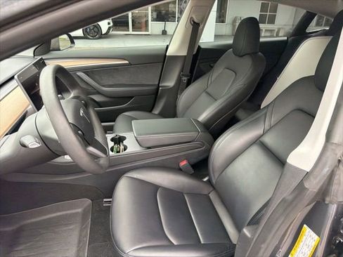 Used 2023 Tesla Model 3 Standard Range image 6