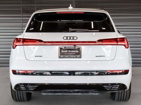 Used 2023 Audi e-tron Premium w/ Convenience Plus Package image 15