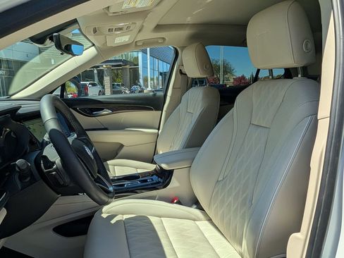 Used 2023 Buick Envision Avenir AWD/4WD image 35