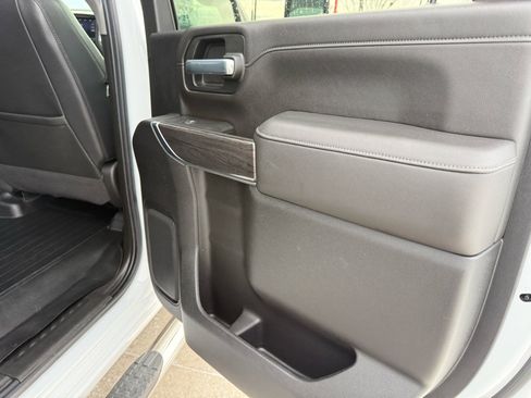 Used 2021 Chevrolet Silverado 2500 LTZ w/ LTZ Convenience Package image 17