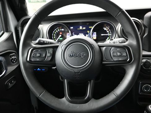Used 2023 Jeep Wrangler Unlimited image 28
