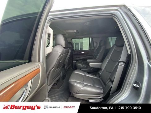 Used 2020 Cadillac Escalade Luxury image 27