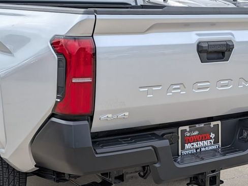Used 2025 Toyota Tacoma SR AWD/4WD image 8