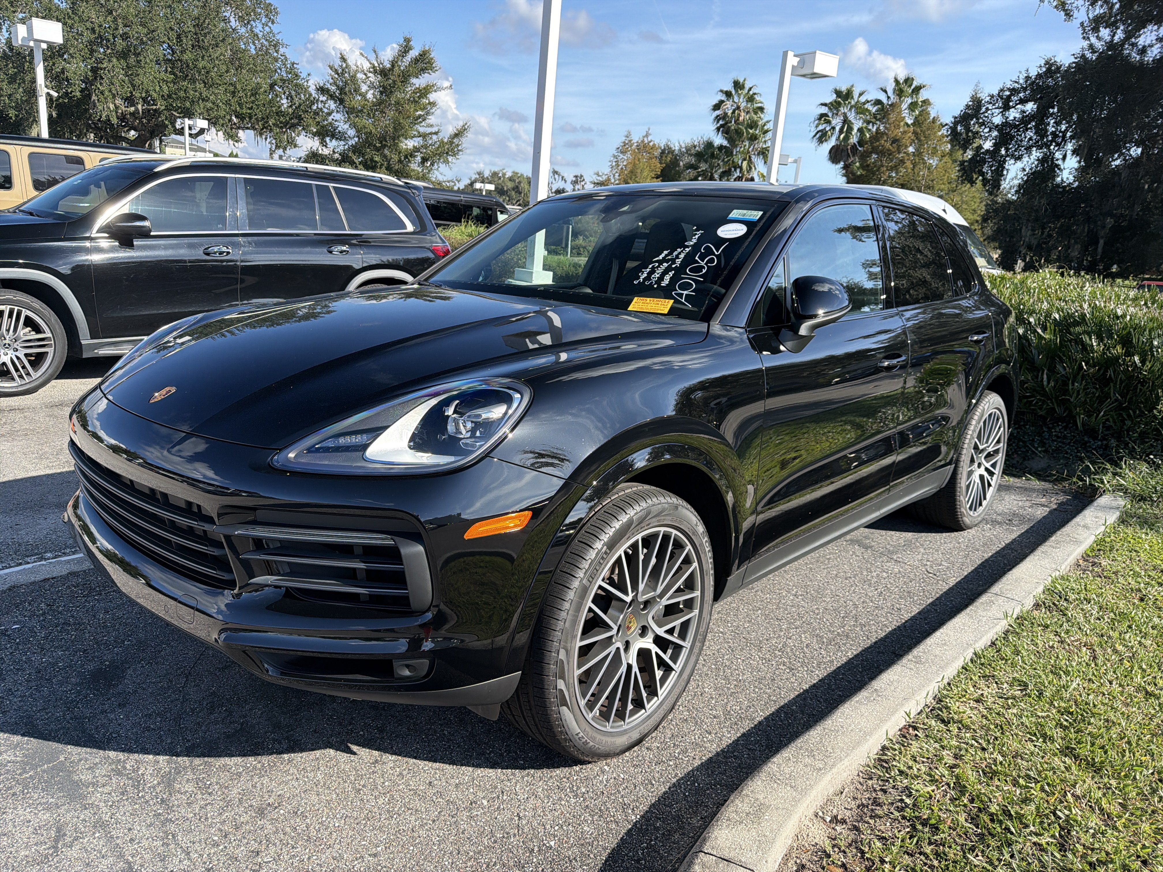 Used 2023 Porsche Cayenne Platinum Edition AWD/4WD image 3