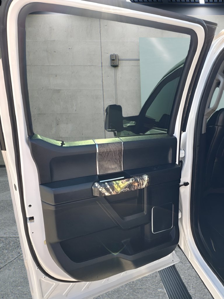 Used 2018 Ford F250 Lariat w/ Lariat Ultimate Package AWD/4WD image 15