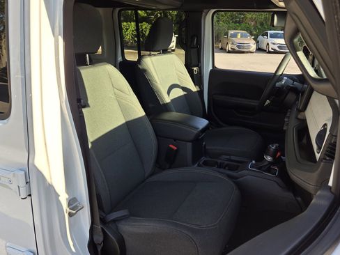 Used 2025 Jeep Wrangler Unlimited Sahara AWD/4WD image 23