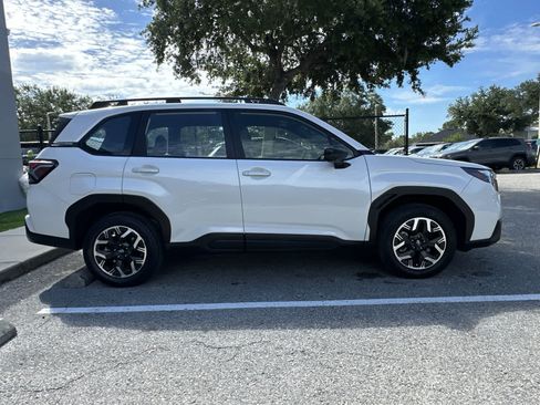 Used 2025 Subaru Forester AWD/4WD image 10