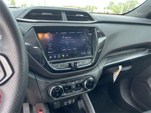 Certified 2023 Chevrolet TrailBlazer RS w/ Convenience Package image 12