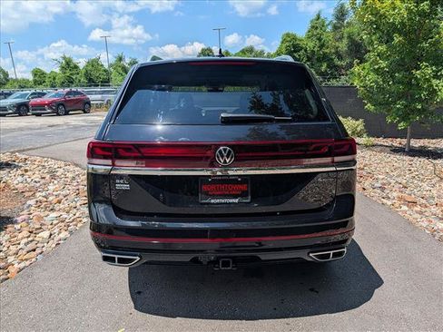 Certified 2025 Volkswagen Atlas SEL Premium R-Line AWD/4WD image 4