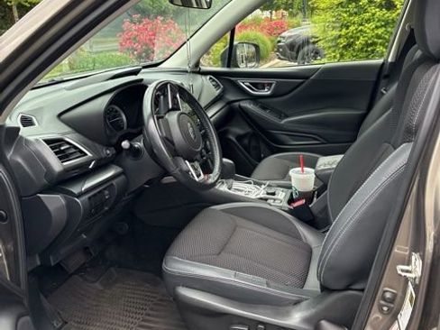 Used 2019 Subaru Forester Premium AWD/4WD image 3