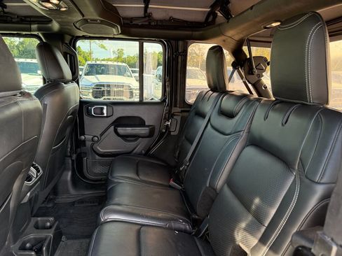 Used 2022 Jeep Wrangler Unlimited Sport AWD/4WD image 12