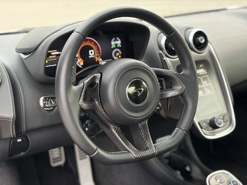 Used 2017 McLaren 570S RWD image 37